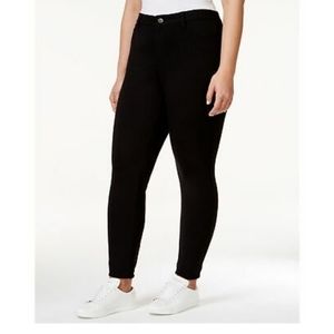 Racheal Roy Women's Black Pants Size 16W